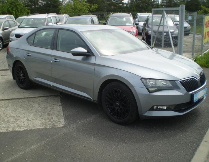 Škoda Superb Sedan 1,4 l 110 kw
