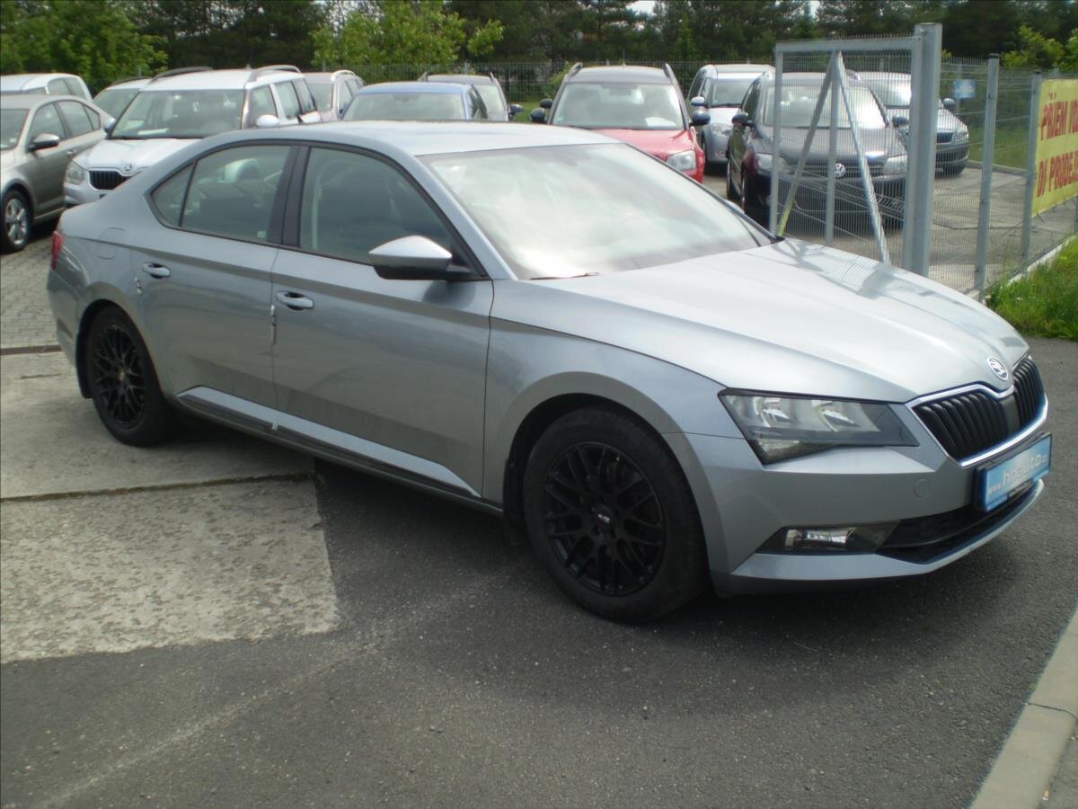 Škoda Superb Sedan 1,4 l 110 kw