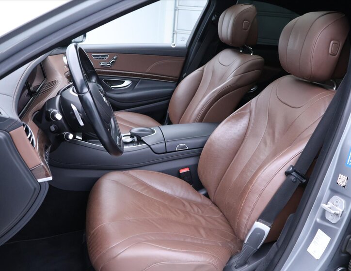 Mercedes-Benz Třídy S Sedan 4,7 l 335 kw