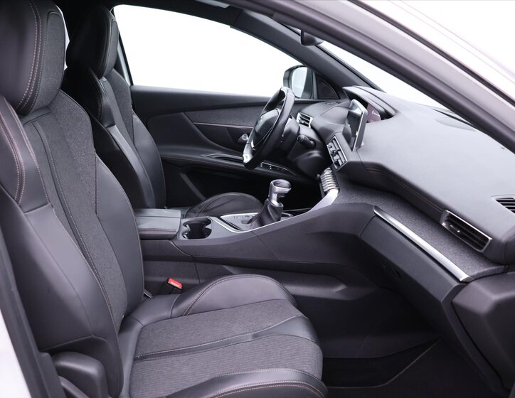 Peugeot 3008 SUV 2,0 l 110 kw