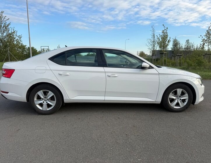 Škoda Superb Sedan / Limuzína 2,0 l 110 kw