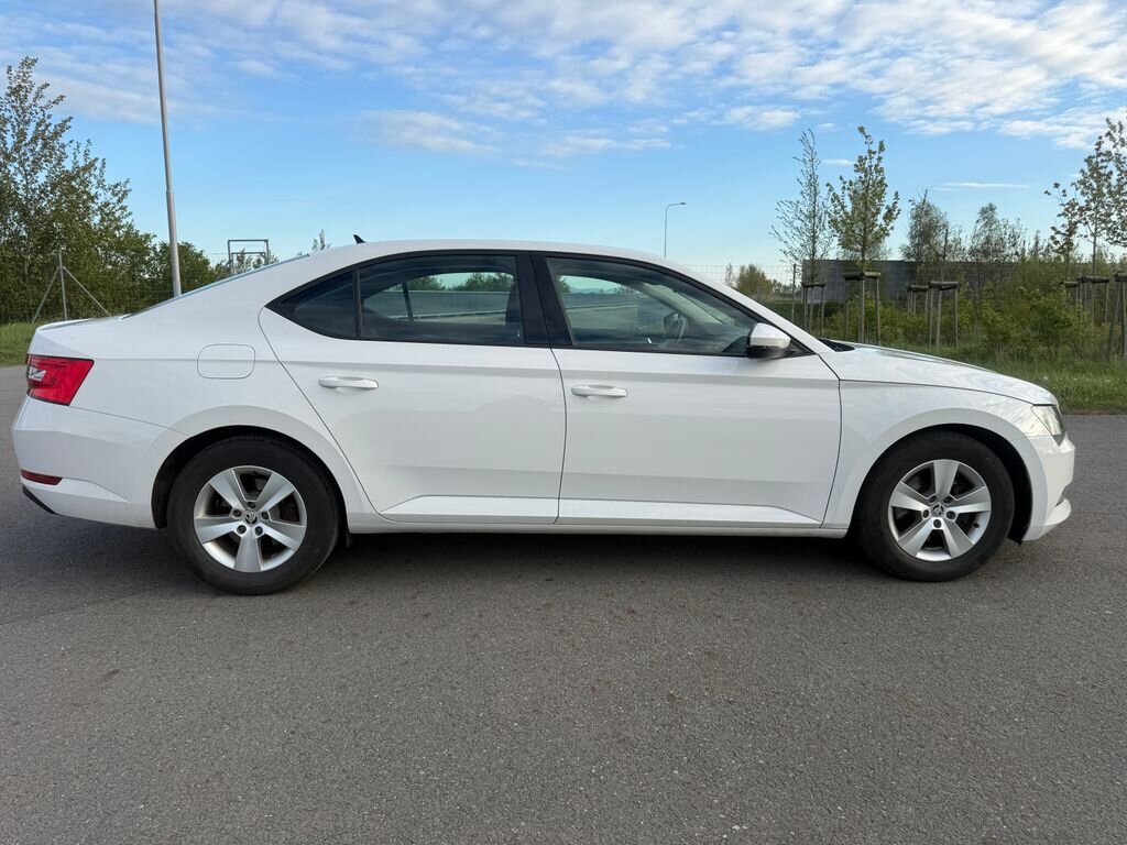 Škoda Superb Sedan / Limuzína 2,0 l 110 kw