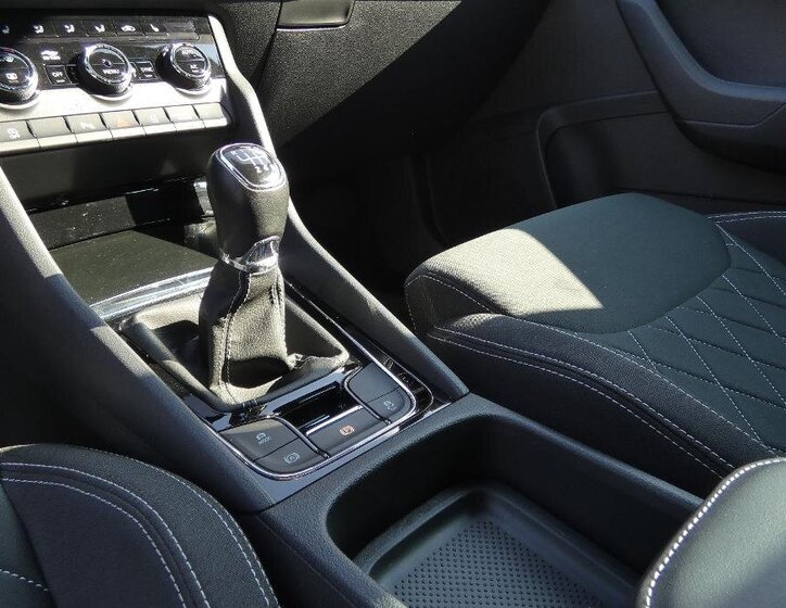 Škoda Karoq SUV / Terénní 1,5 l 110 kw