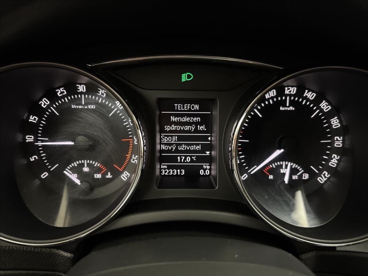 Škoda Superb Kombi 2,0 l 103 kw