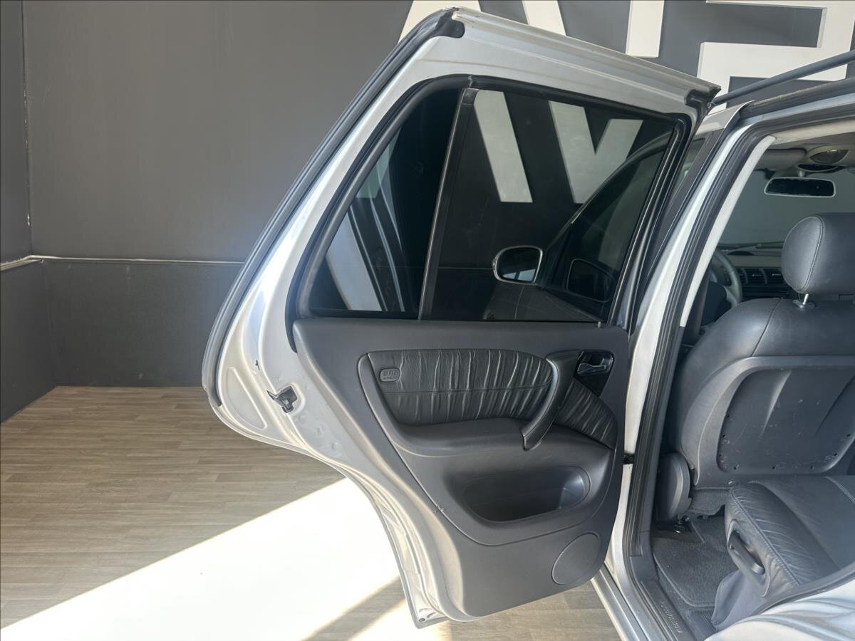 Mercedes-Benz Třídy M SUV / Terénní 2,7 l 120 kw