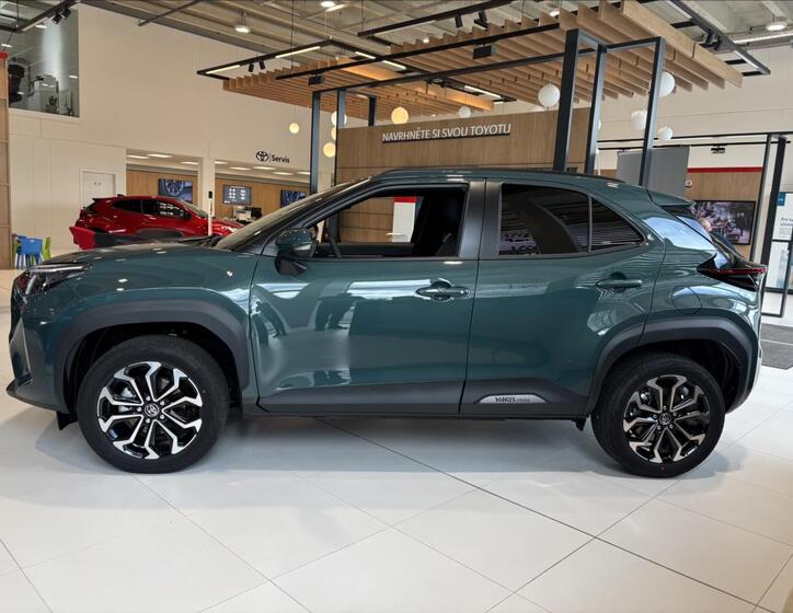 Toyota Yaris Cross 4