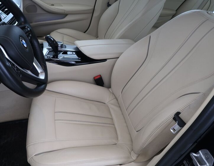 BMW Řada 5 Kombi 2,0 l 140 kw