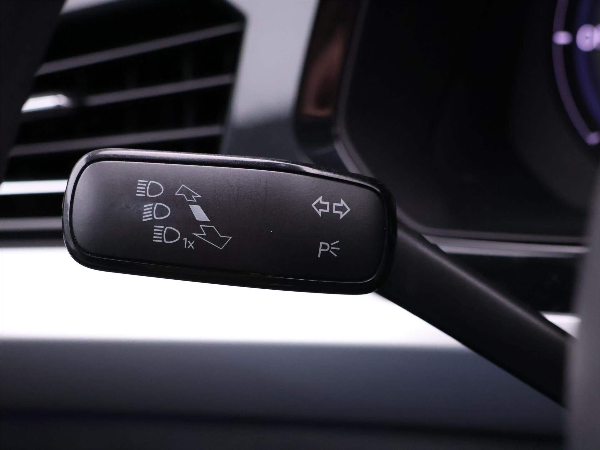 Volkswagen Bora Sedan / Limuzína 0,0 100 kw