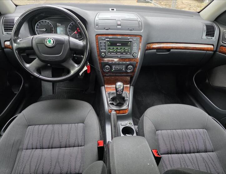 Škoda Octavia 16
