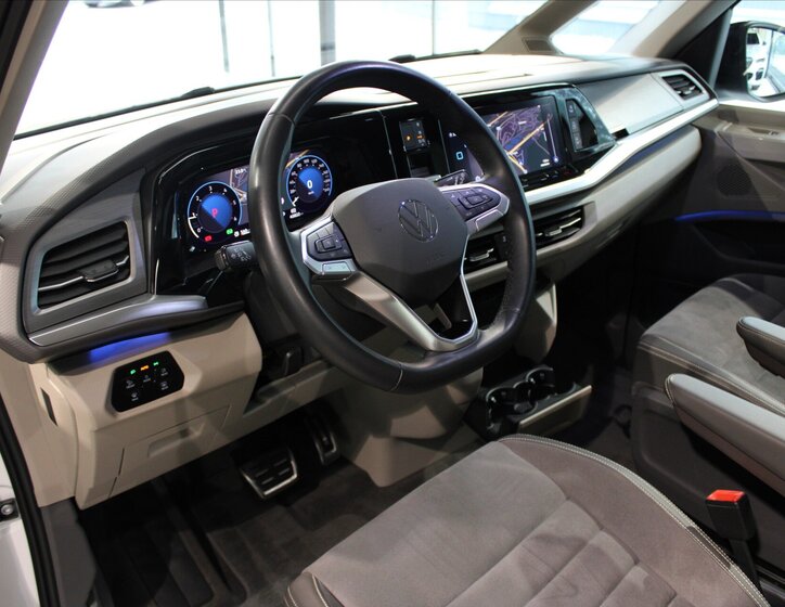 Volkswagen Multivan 10