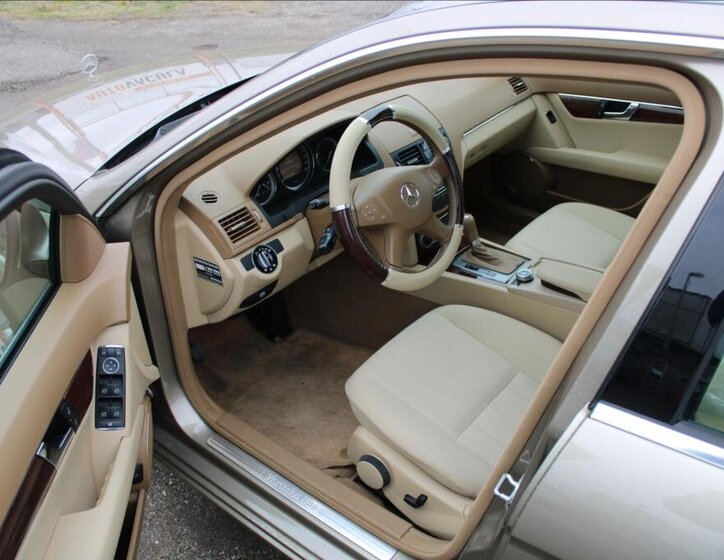 Mercedes-Benz Třídy C 9