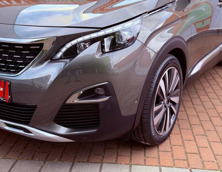 Peugeot 5008 SUV / Terénní 1,6 l 133 kw