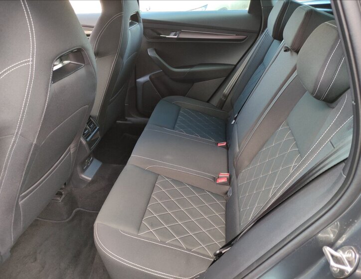 Škoda Karoq SUV / Terénní 1,5 l 110 kw