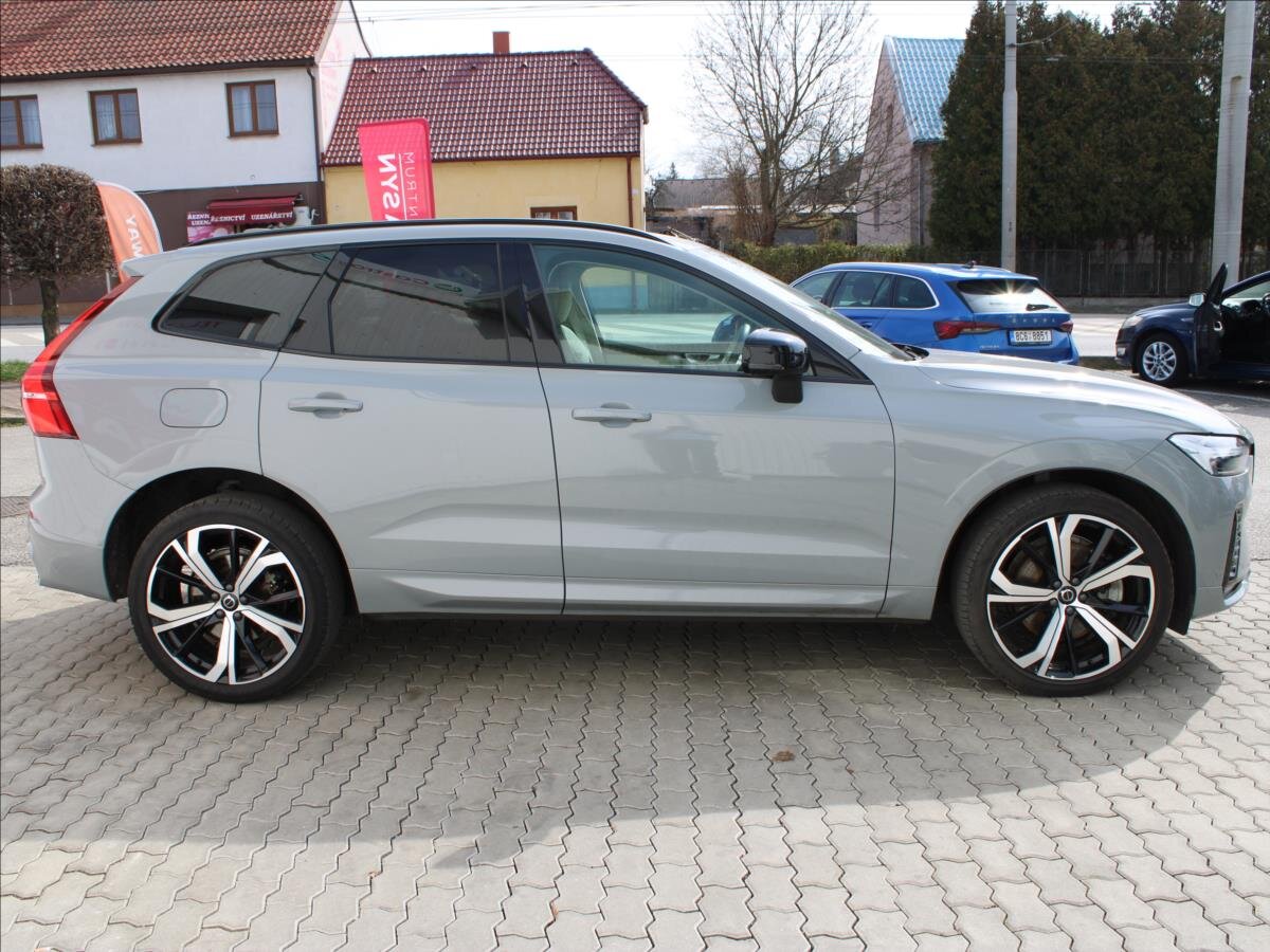 Volvo XC60 SUV / Terénní 2,0 l 145 kw