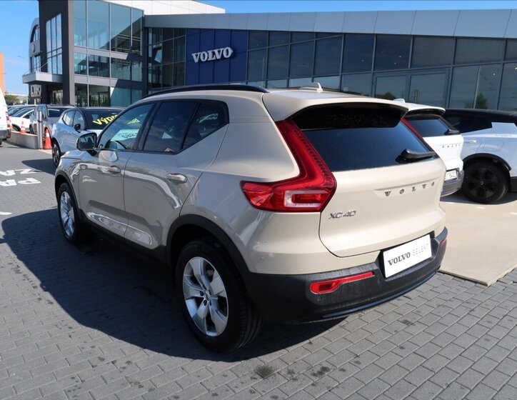 Volvo XC40 6
