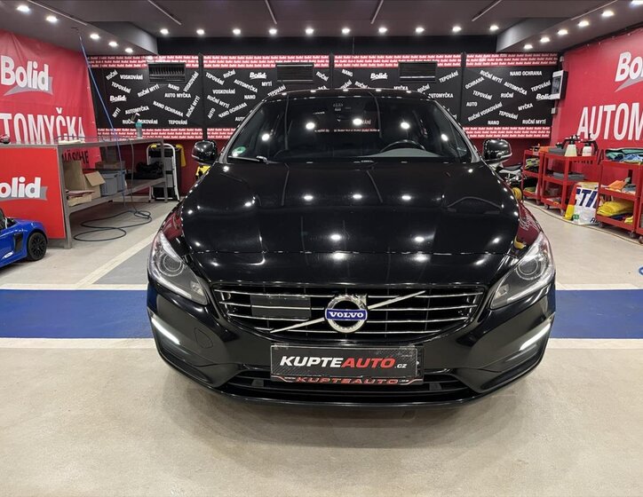 Volvo V60 9