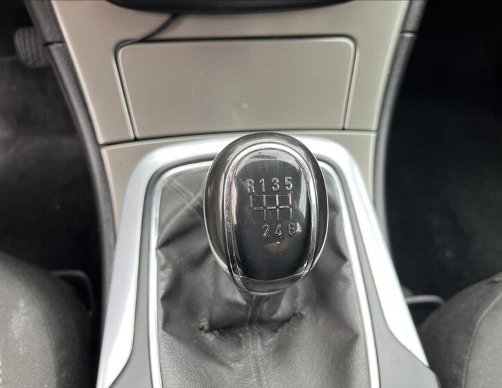 Opel Insignia Liftback 2,0 l 96 kw