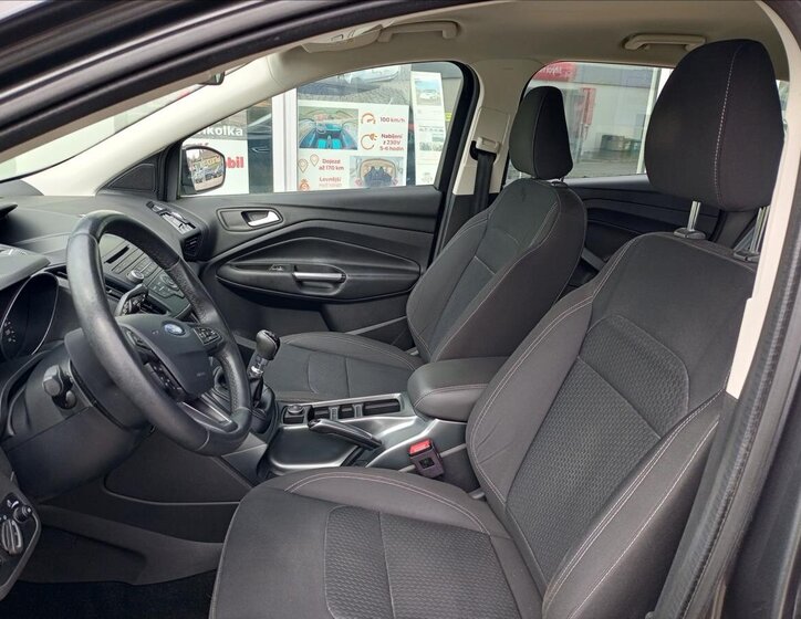 Ford Kuga SUV / Terénní 1,5 l 88 kw