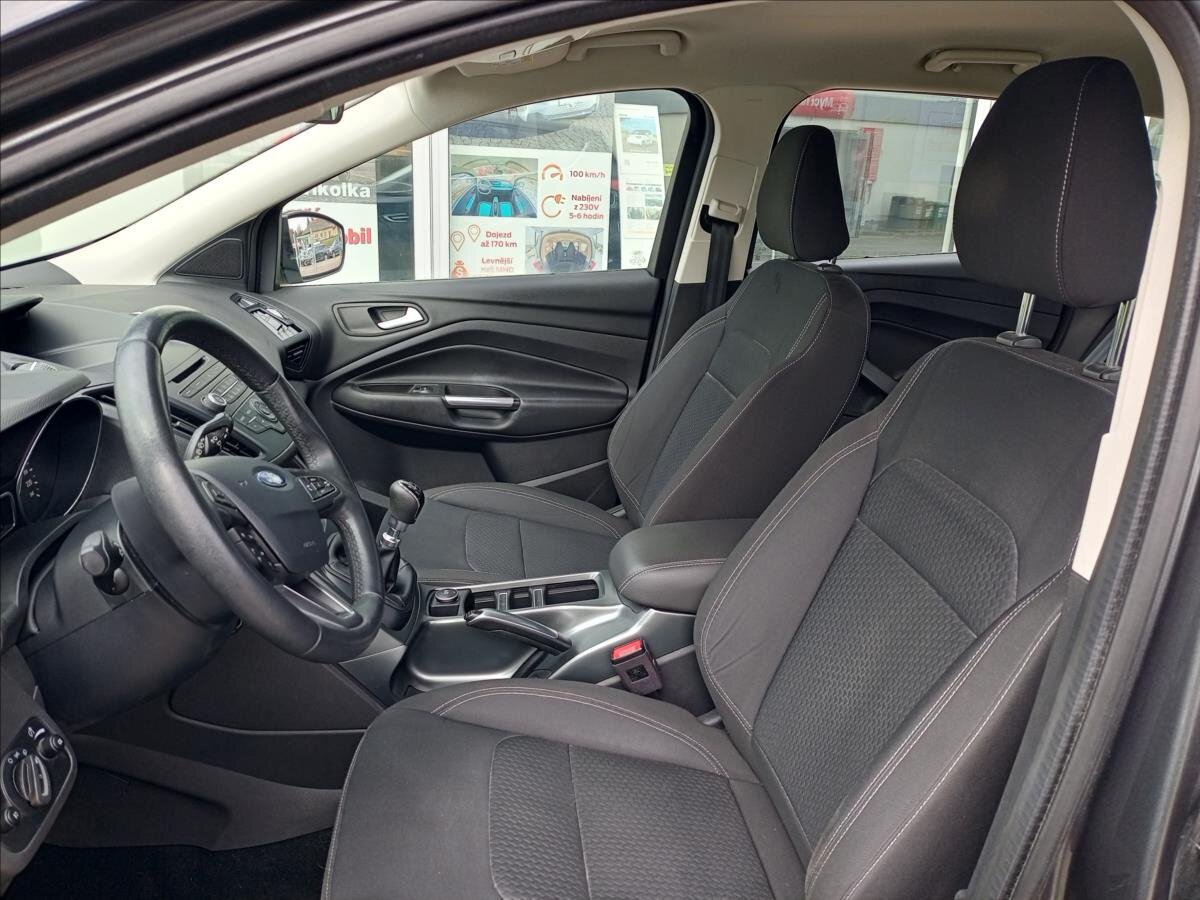 Ford Kuga SUV / Terénní 1,5 l 88 kw