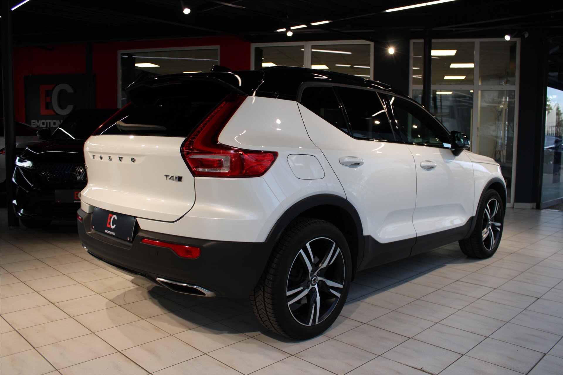 Volvo XC40 SUV / Terénní 2,0 l 140 kw