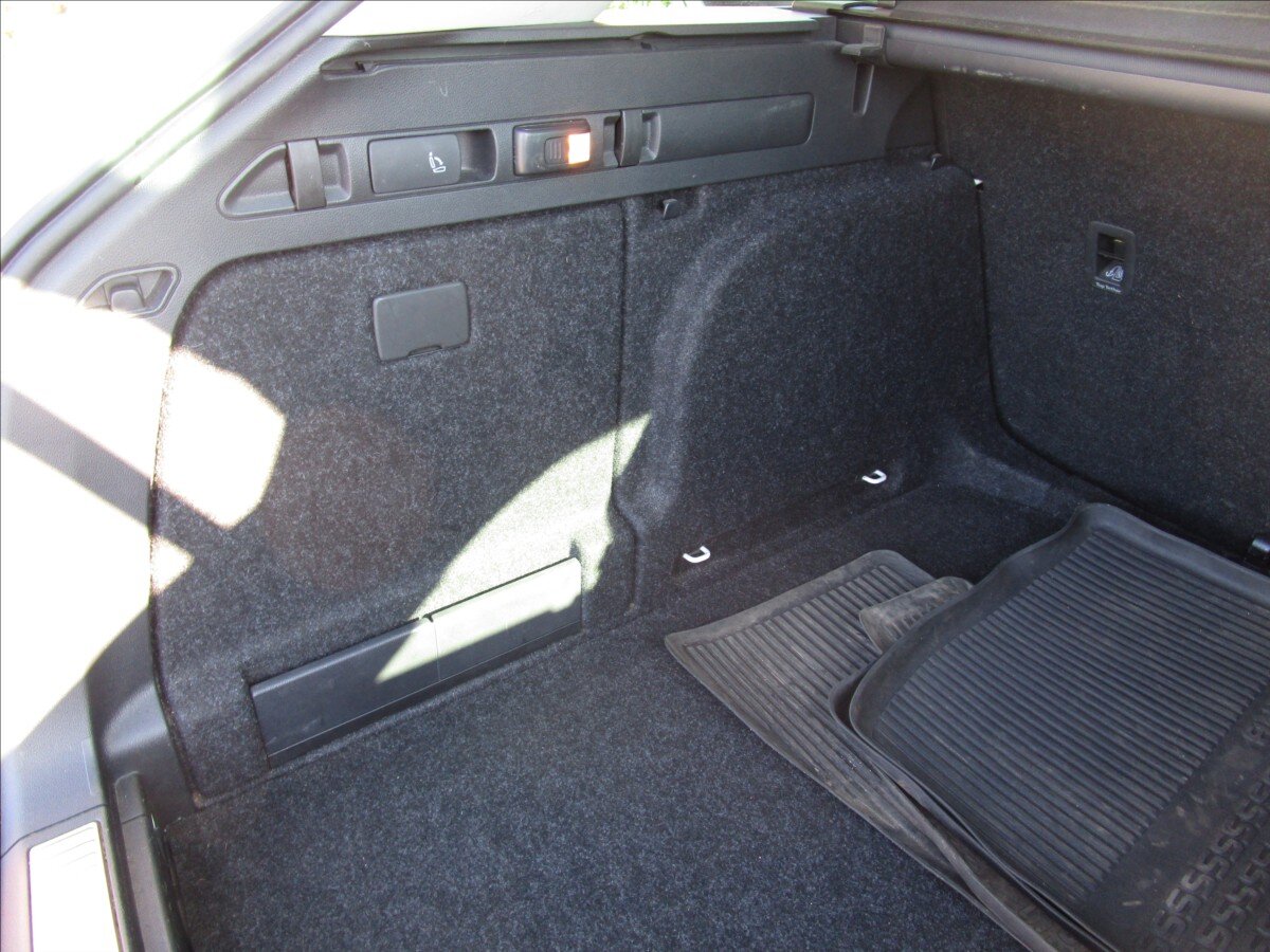 Škoda Superb Kombi 1,8 l 132 kw