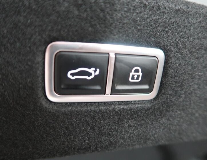 Hyundai Ioniq 6 Sedan / Limuzína 0,0 239 kw