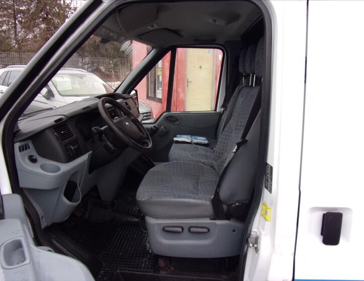 Ford Transit Skříň 2,2 l 63 kw