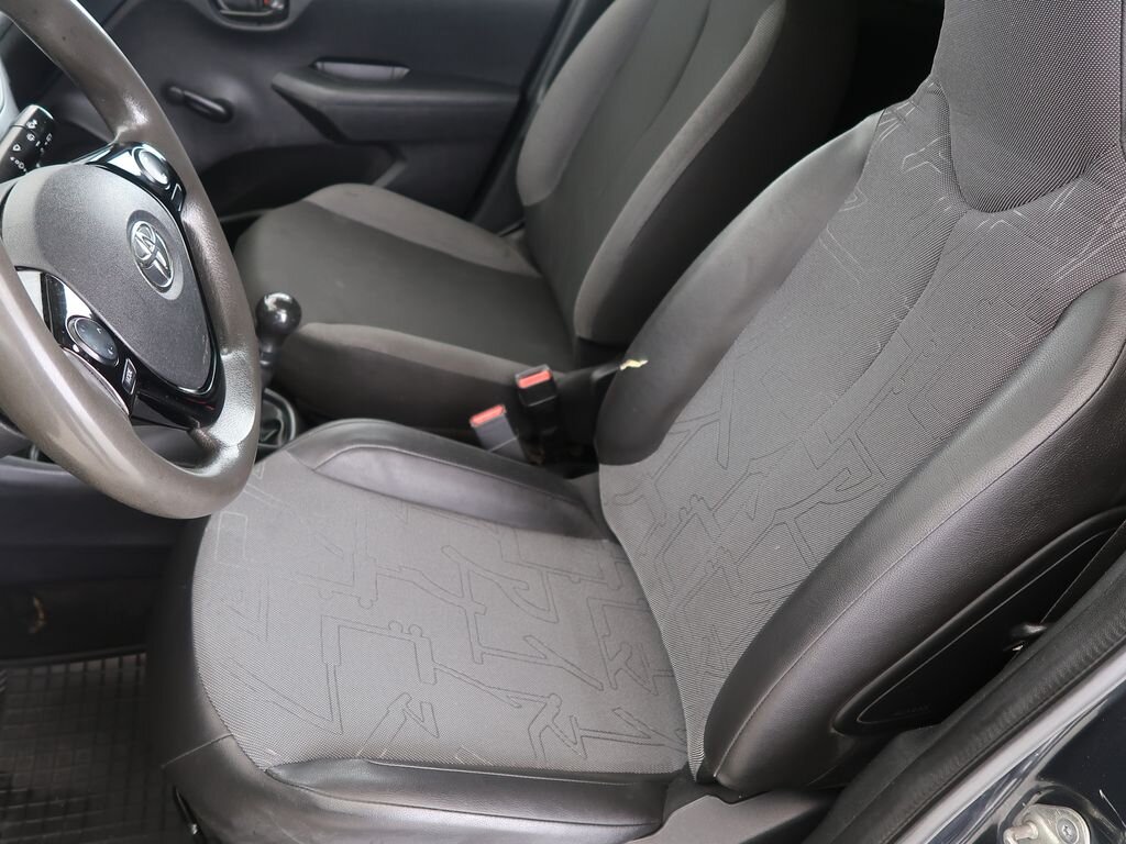 Toyota Aygo Hatchback 998,0 53 kw