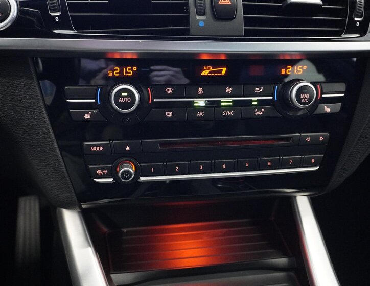 BMW X4 SUV / Terénní 3,0 l 230 kw