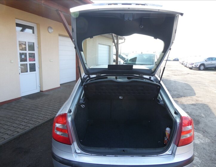 Škoda Octavia Sedan / Limuzína 1,6 l 85 kw