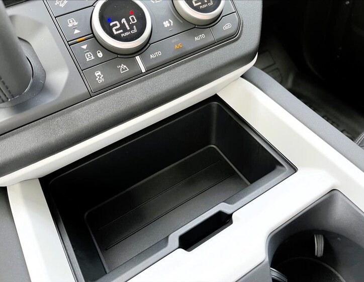 Land Rover Defender SUV / Terénní 3,0 l 147 kw