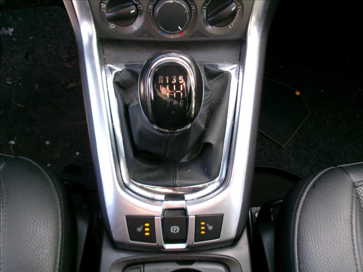 Opel Antara SUV / Terénní 2,2 l 120 kw