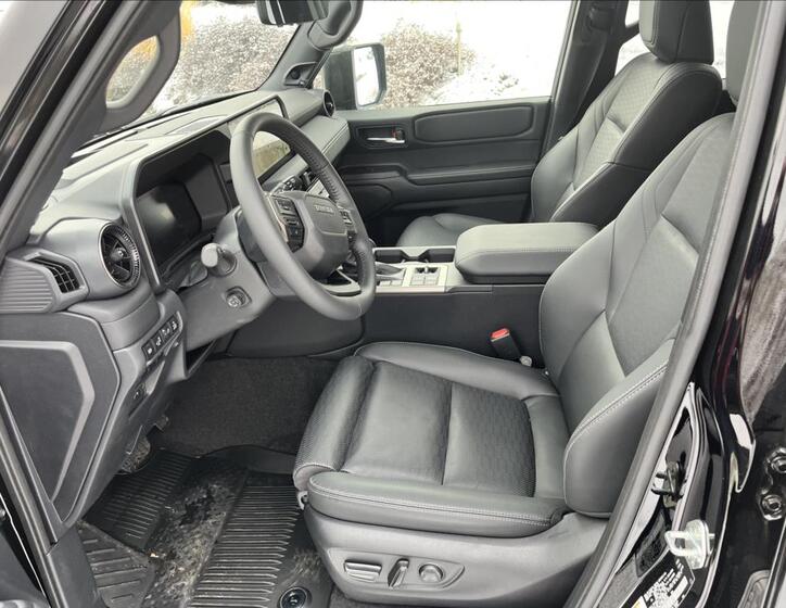 Toyota Land Cruiser 12