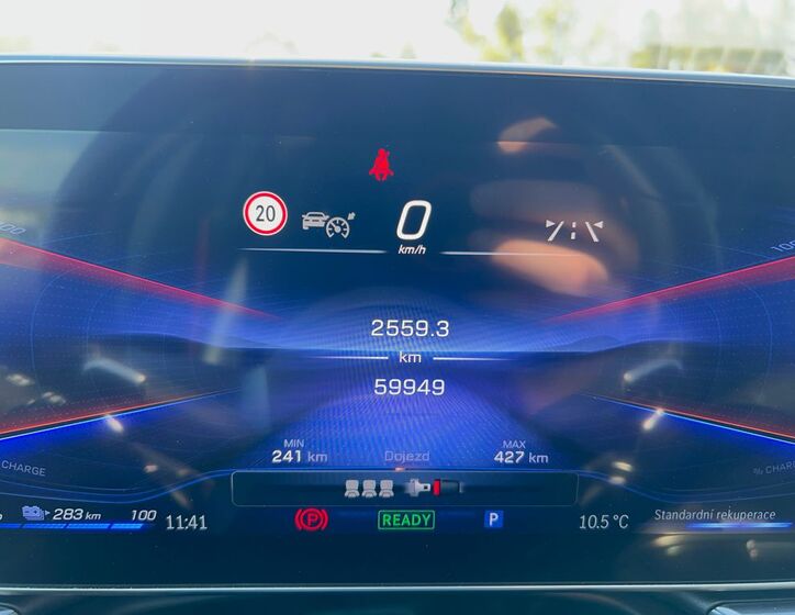 Mercedes-Benz EQE 17