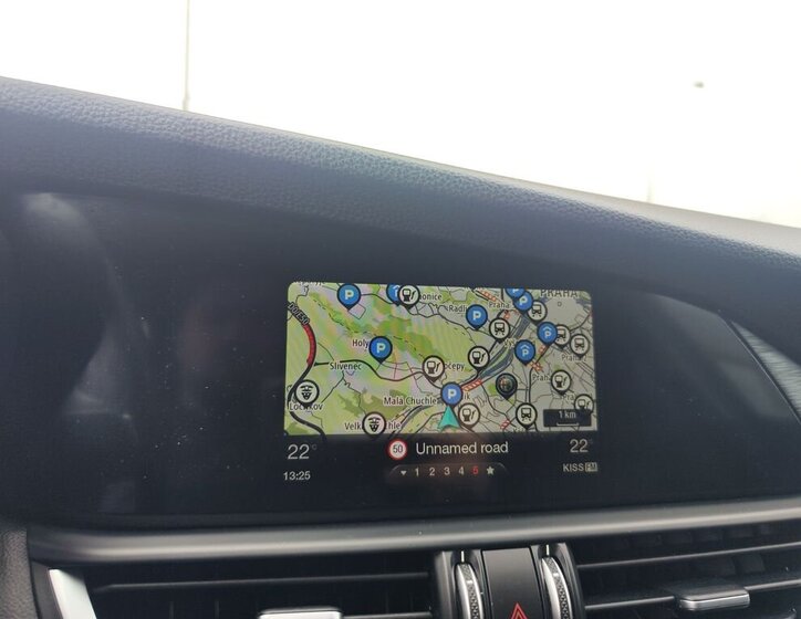 Alfa Romeo Giulia Sedan / Limuzína 2,1 l 110 kw