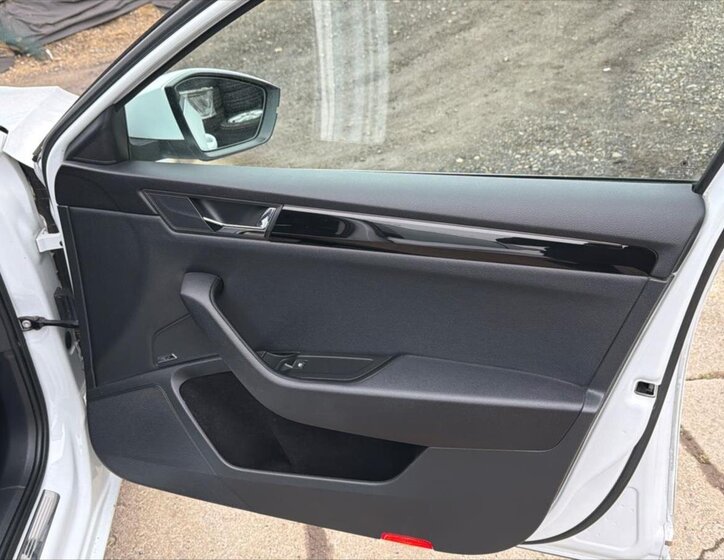 Škoda Superb Sedan 2,0 l 140 kw