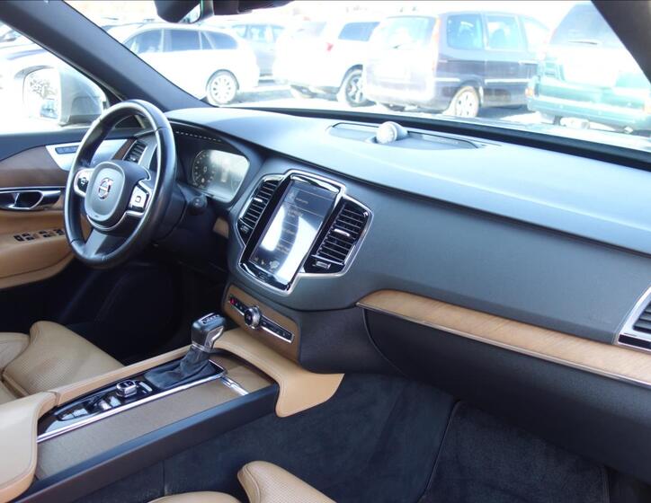 Volvo XC90 14