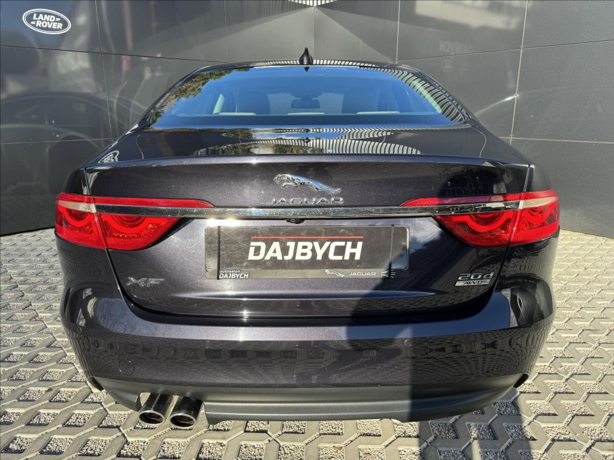 Jaguar XF Sedan / Limuzína 2,0 l 132 kw