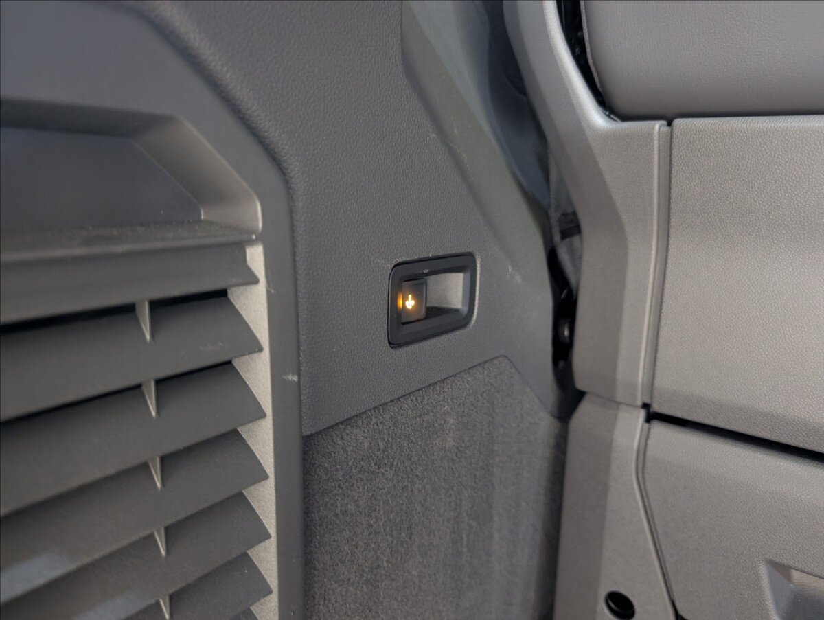 Volkswagen Multivan VAN / Minibus 1,5 l 180 kw