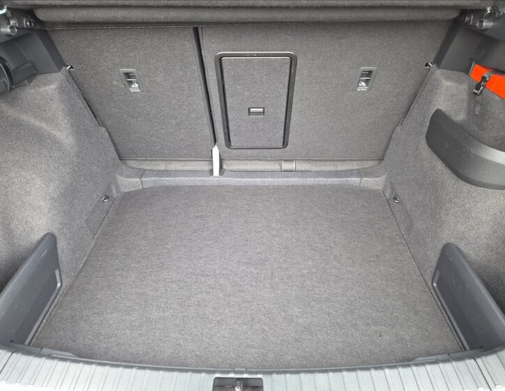 Škoda Karoq SUV / Terénní 1,5 l 110 kw