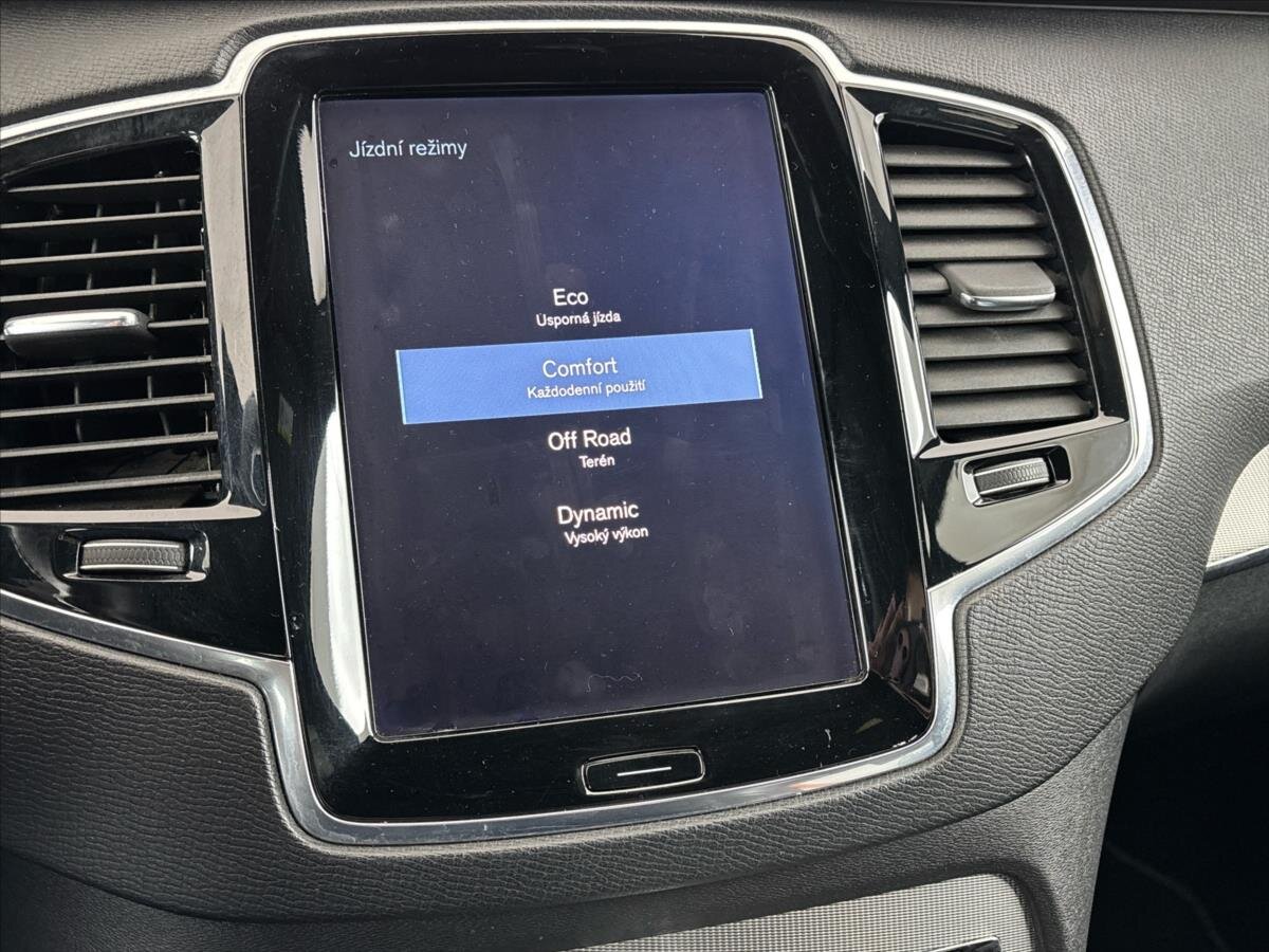 Volvo XC90 SUV / Terénní 2,0 l 173 kw