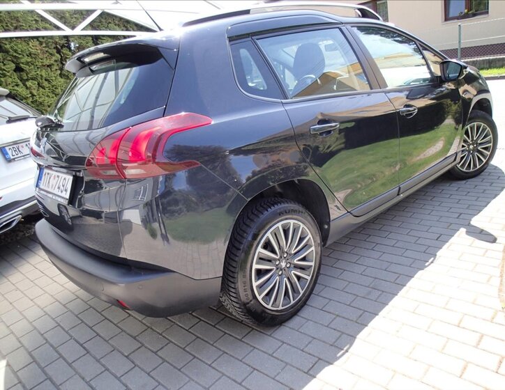 Peugeot 2008 Kombi 1,2 l 61 kw