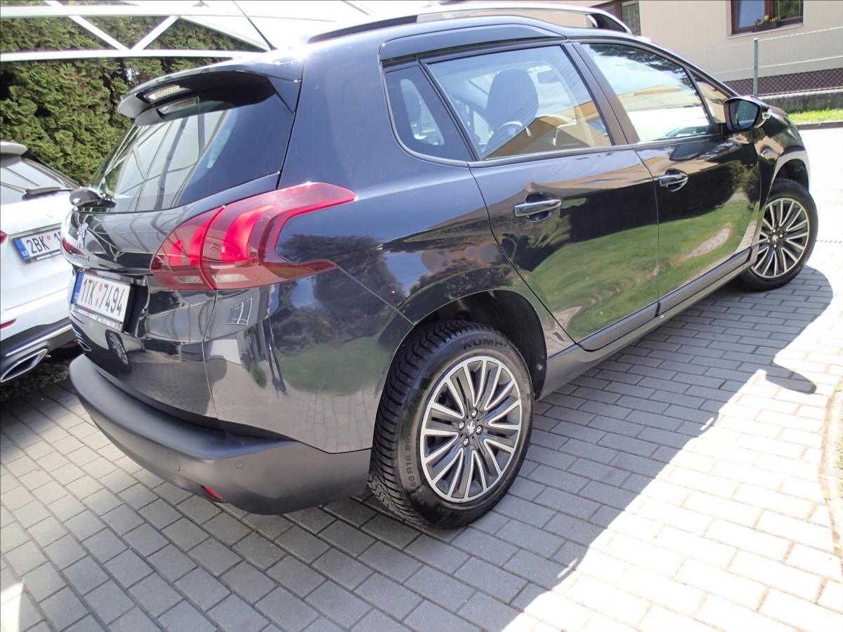 Peugeot 2008 Kombi 1,2 l 61 kw