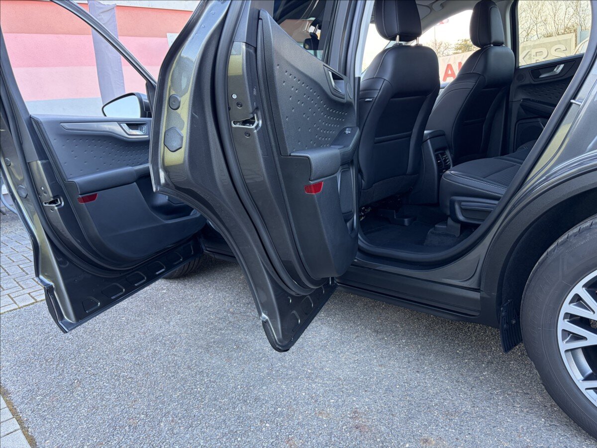 Ford Kuga SUV / Terénní 2,5 l 165 kw