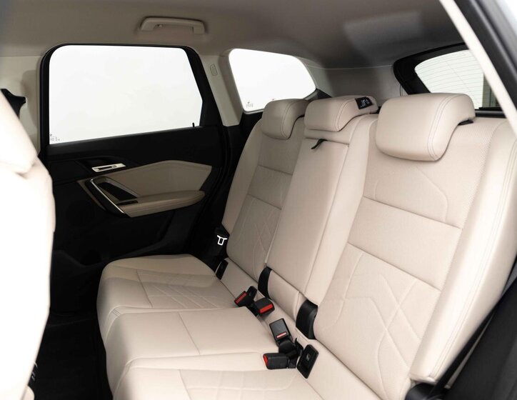 BMW iX1 SUV / Terénní 0,0 225 kw