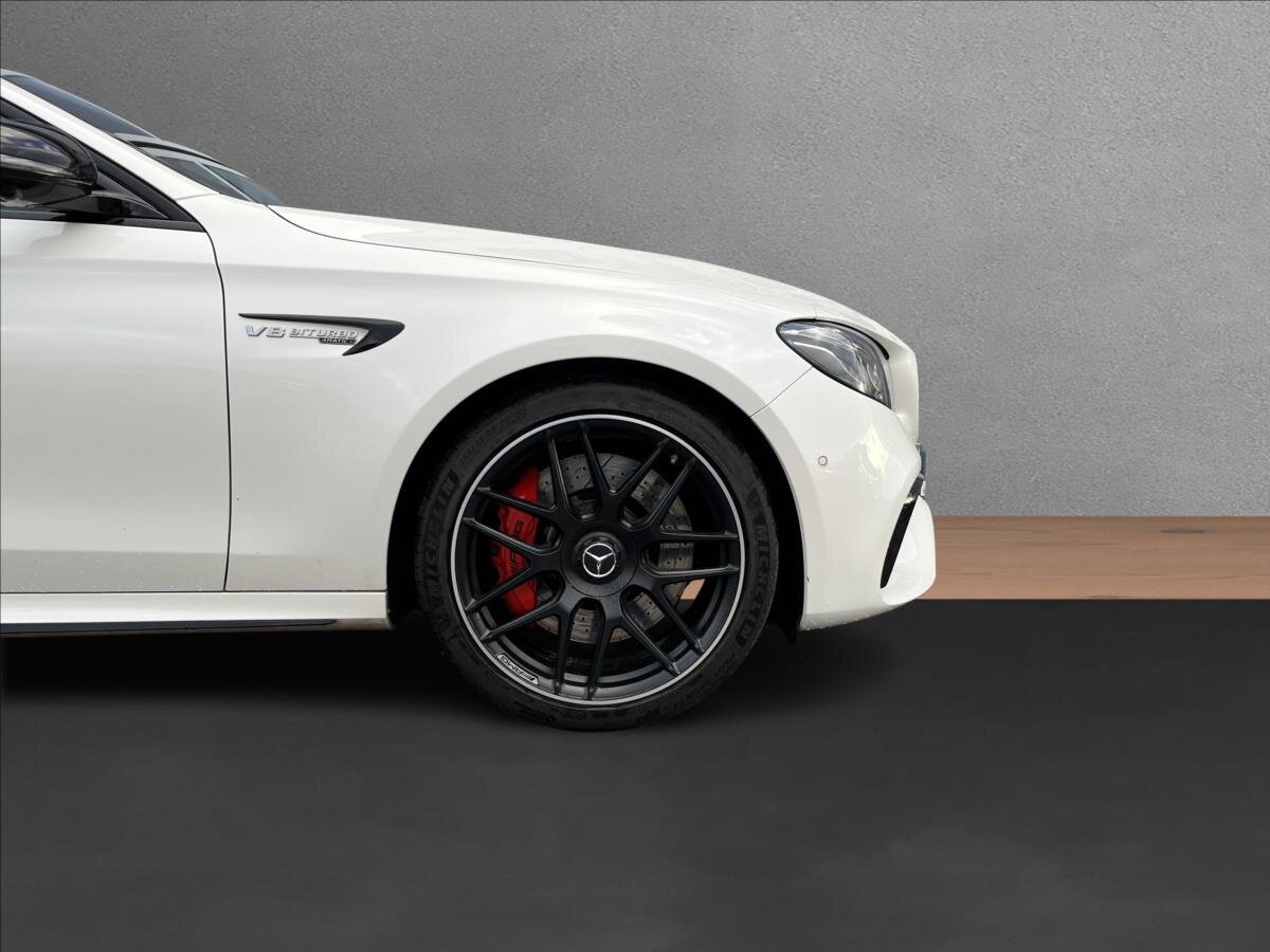 Mercedes-Benz Třídy E Kombi 4,0 l 450 kw