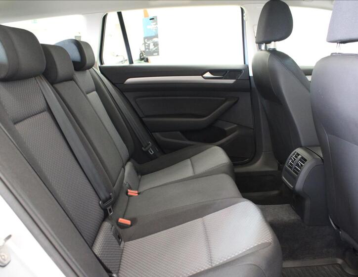 Volkswagen Passat 12