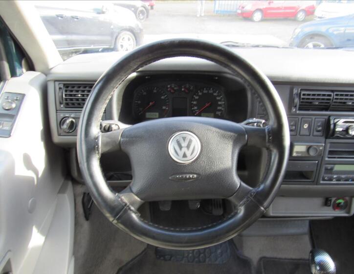 Volkswagen Multivan 14