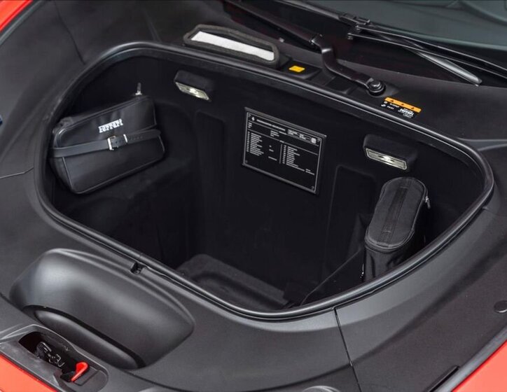 Ferrari Ostatní Kupé 3,9 l 530 kw