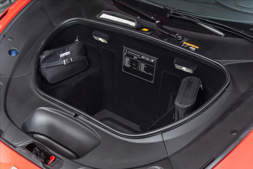 Ferrari Ostatní Kupé 3,9 l 530 kw
